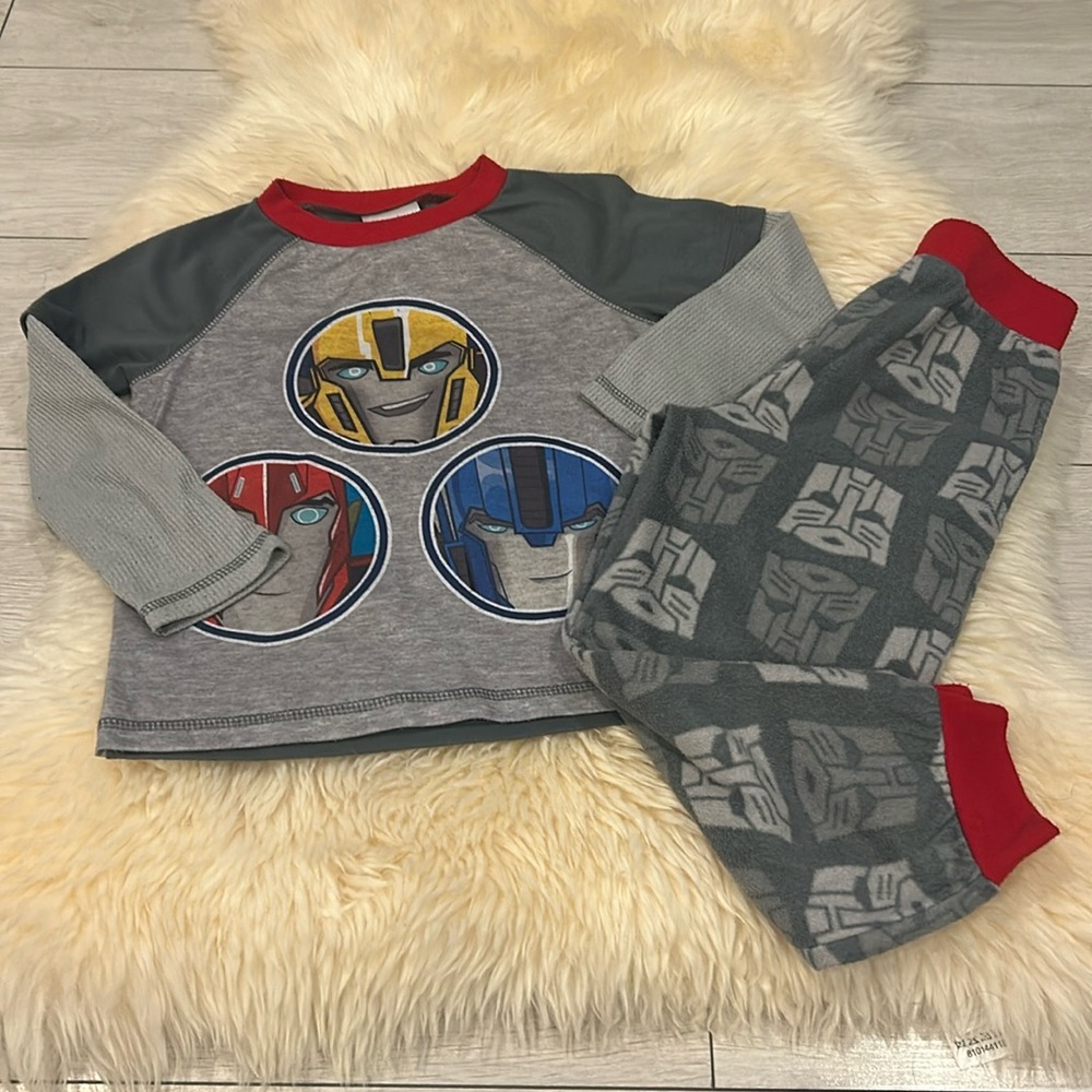 Transformers Pajama Set with Long Sleeve Shirt and Fleece Bottoms in Size 5